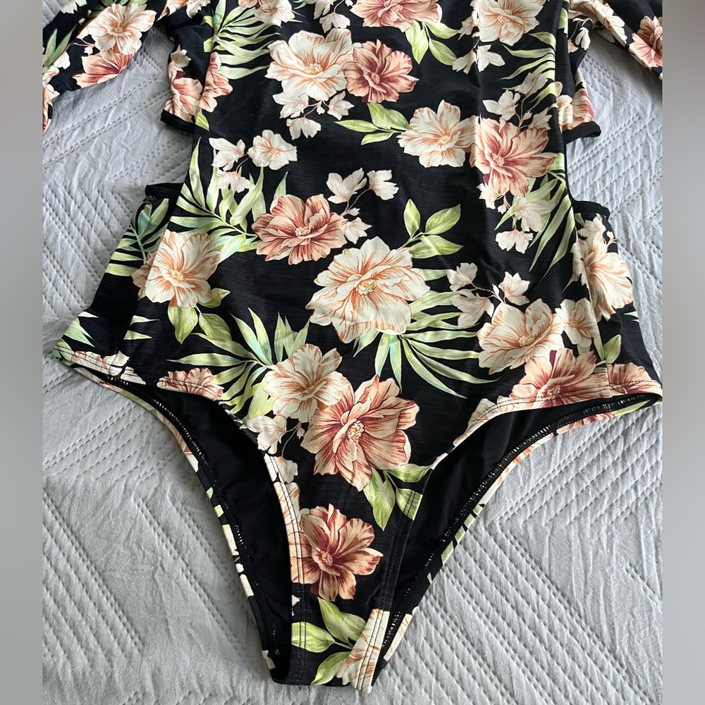 Rip Curl Black Floral Long Sleeve Swimsuit - Picture 4 of 7